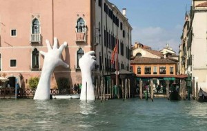 venicehands-600x379